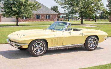 Chevrolet-Corvette-1966-Convertible-3
