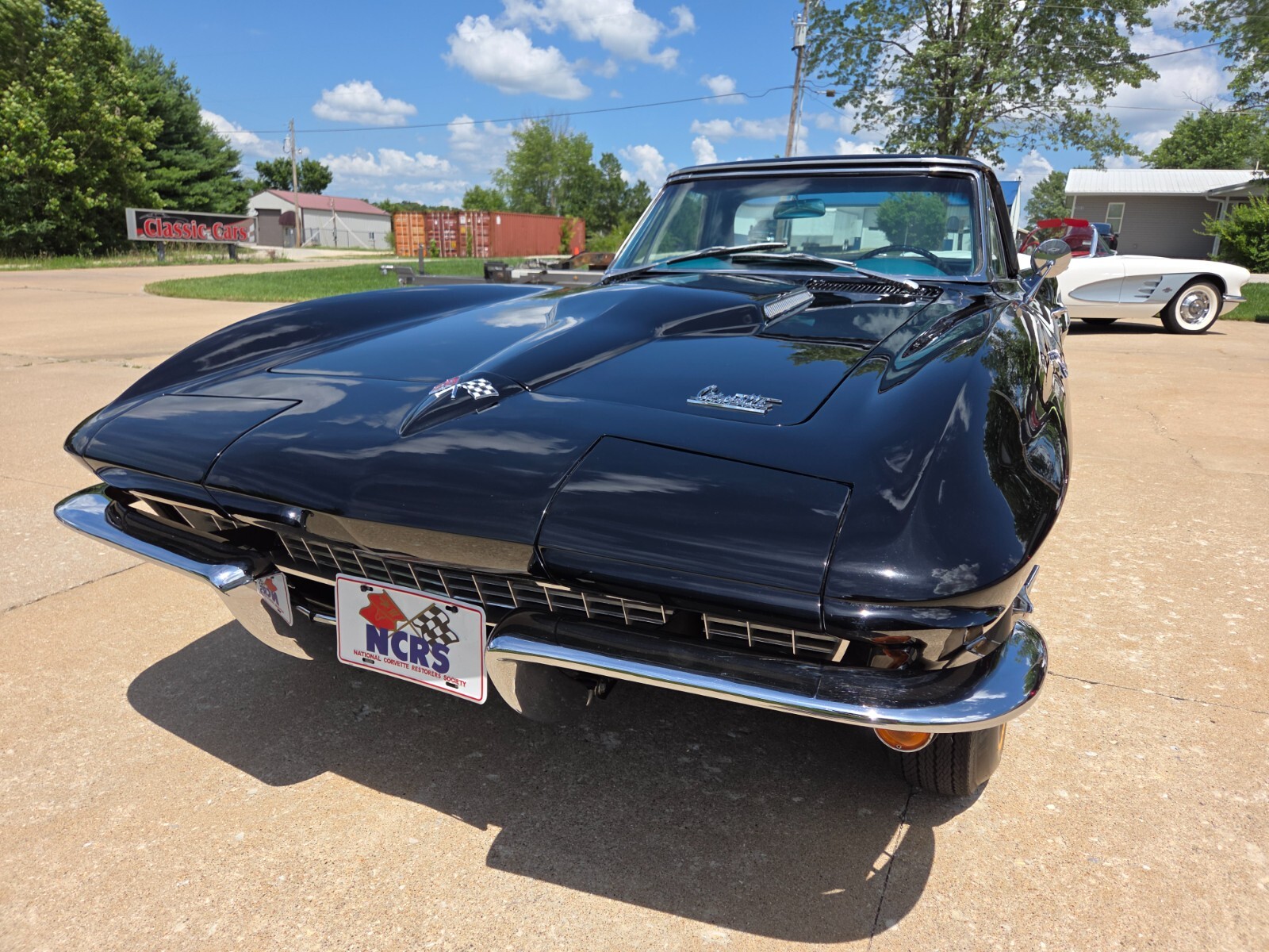 Chevrolet-Corvette-1966-Convertible-3