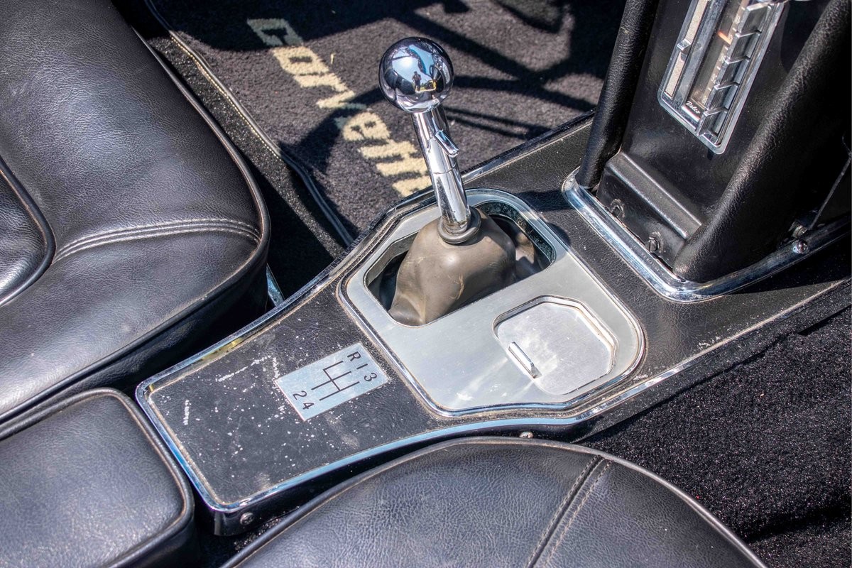 Chevrolet-Corvette-1966-Convertible-32