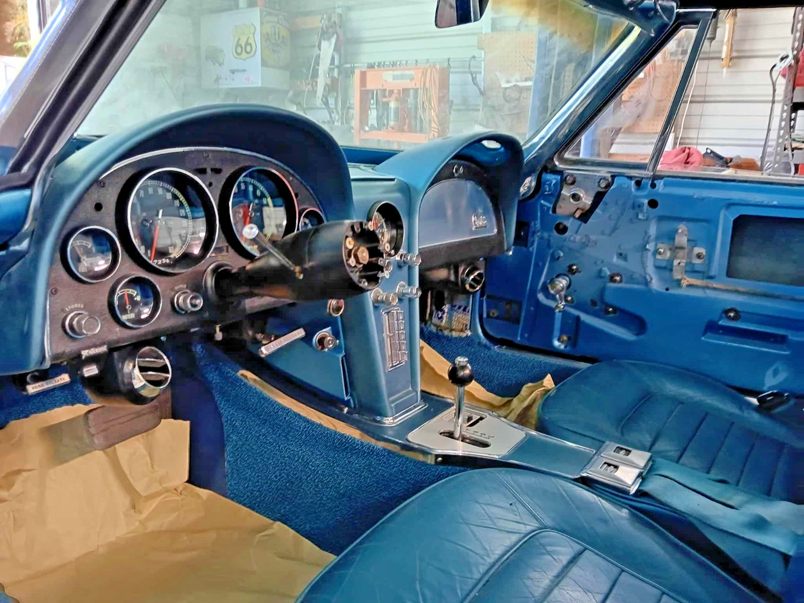 Chevrolet-Corvette-1966-Convertible-33