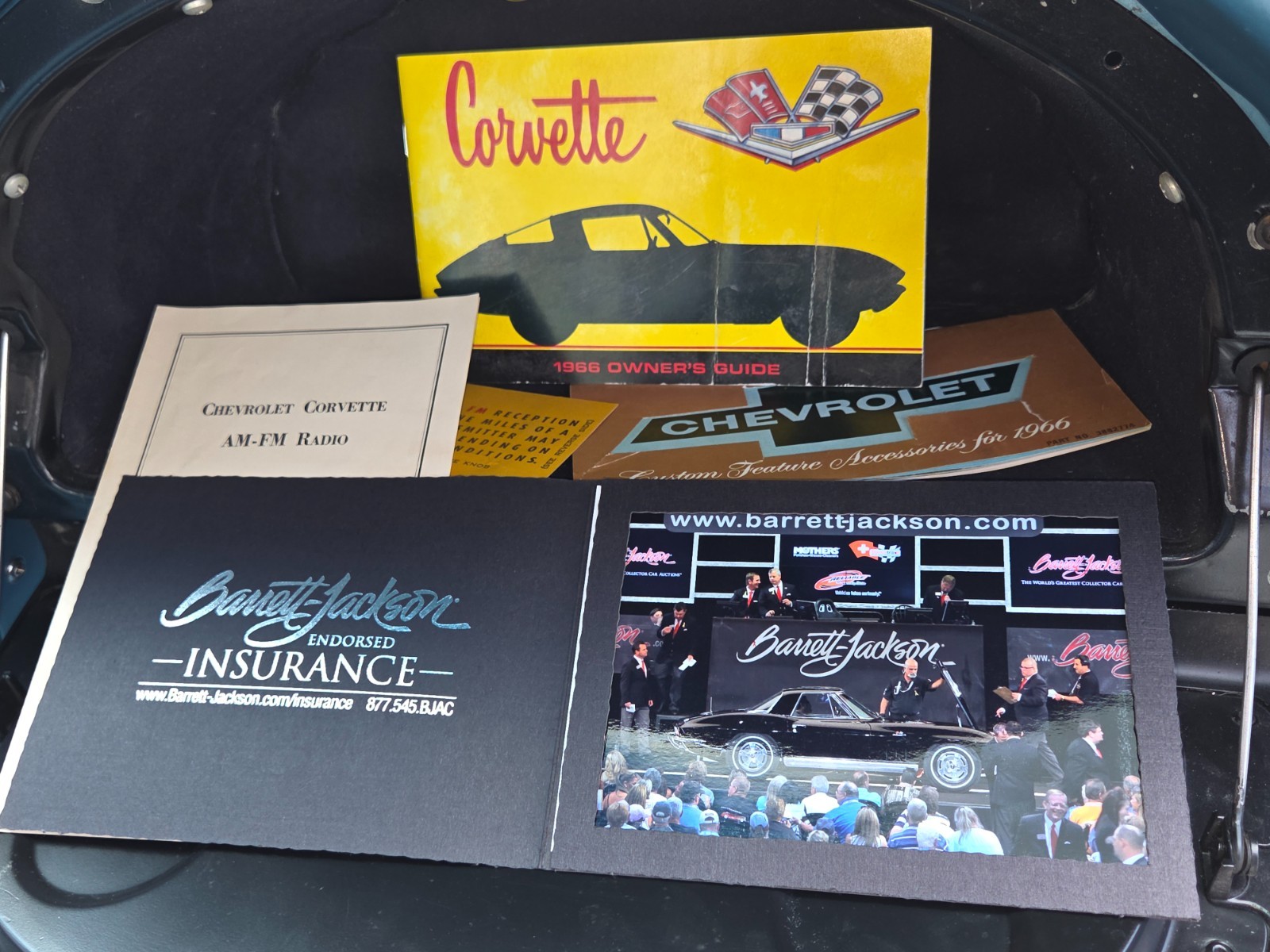 Chevrolet-Corvette-1966-Convertible-33