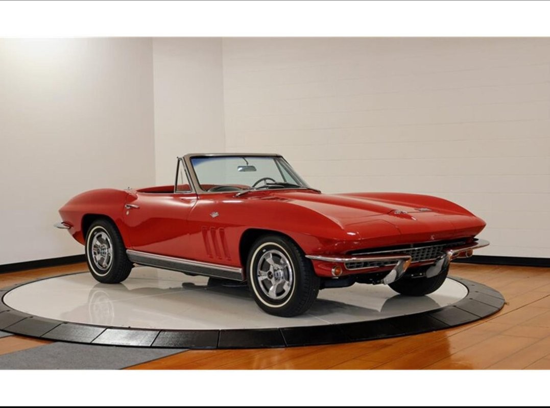 Chevrolet-Corvette-1966-Convertible-4