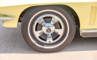 Chevrolet-Corvette-1966-Convertible-4