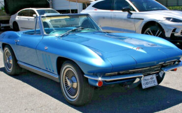 Chevrolet-Corvette-1966-Convertible-4
