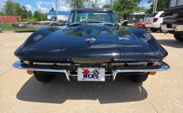 Chevrolet-Corvette-1966-Convertible-4