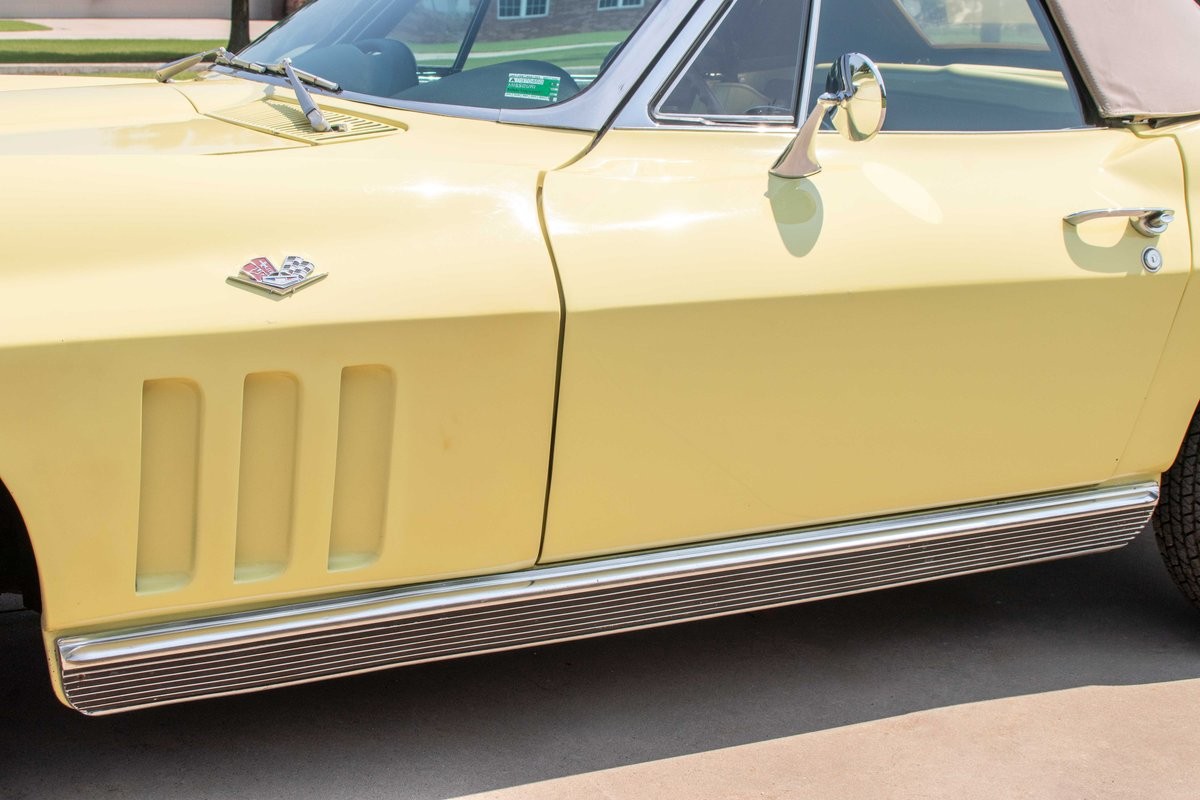 Chevrolet-Corvette-1966-Convertible-5