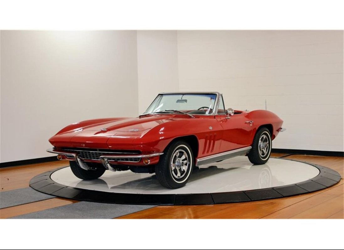 Chevrolet-Corvette-1966-Convertible-7