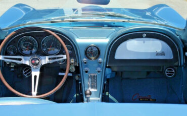Chevrolet-Corvette-1966-Convertible-7