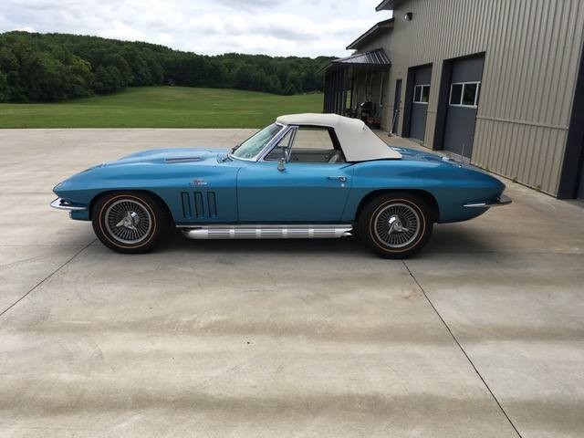 Chevrolet-Corvette-1966-Convertible-7