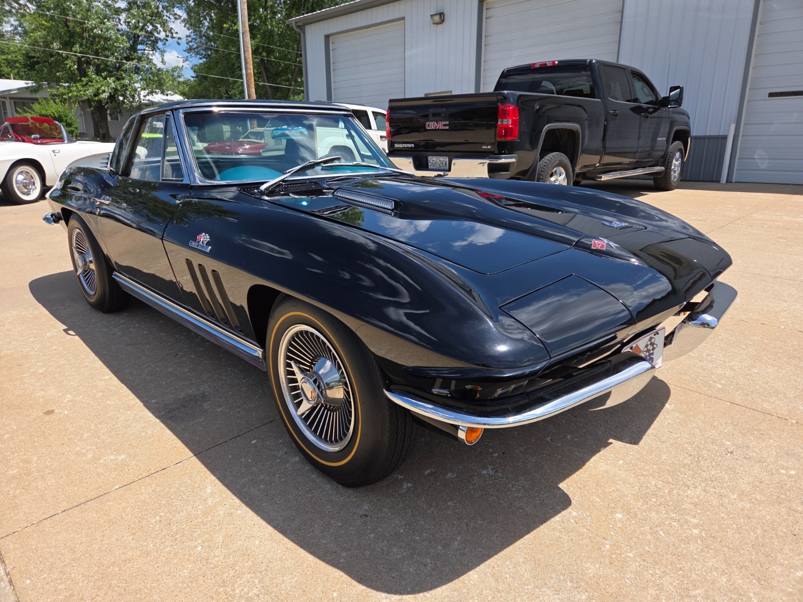 Chevrolet-Corvette-1966-Convertible-7