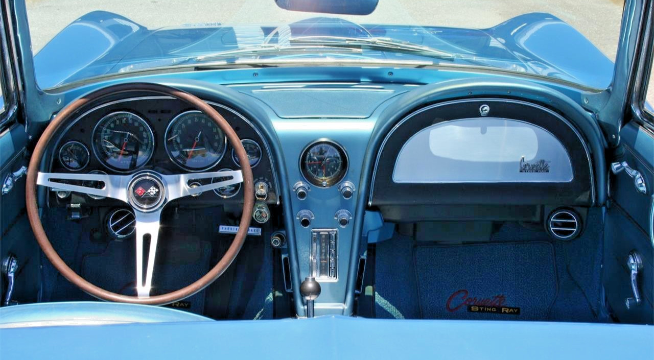 Chevrolet-Corvette-1966-Convertible-7