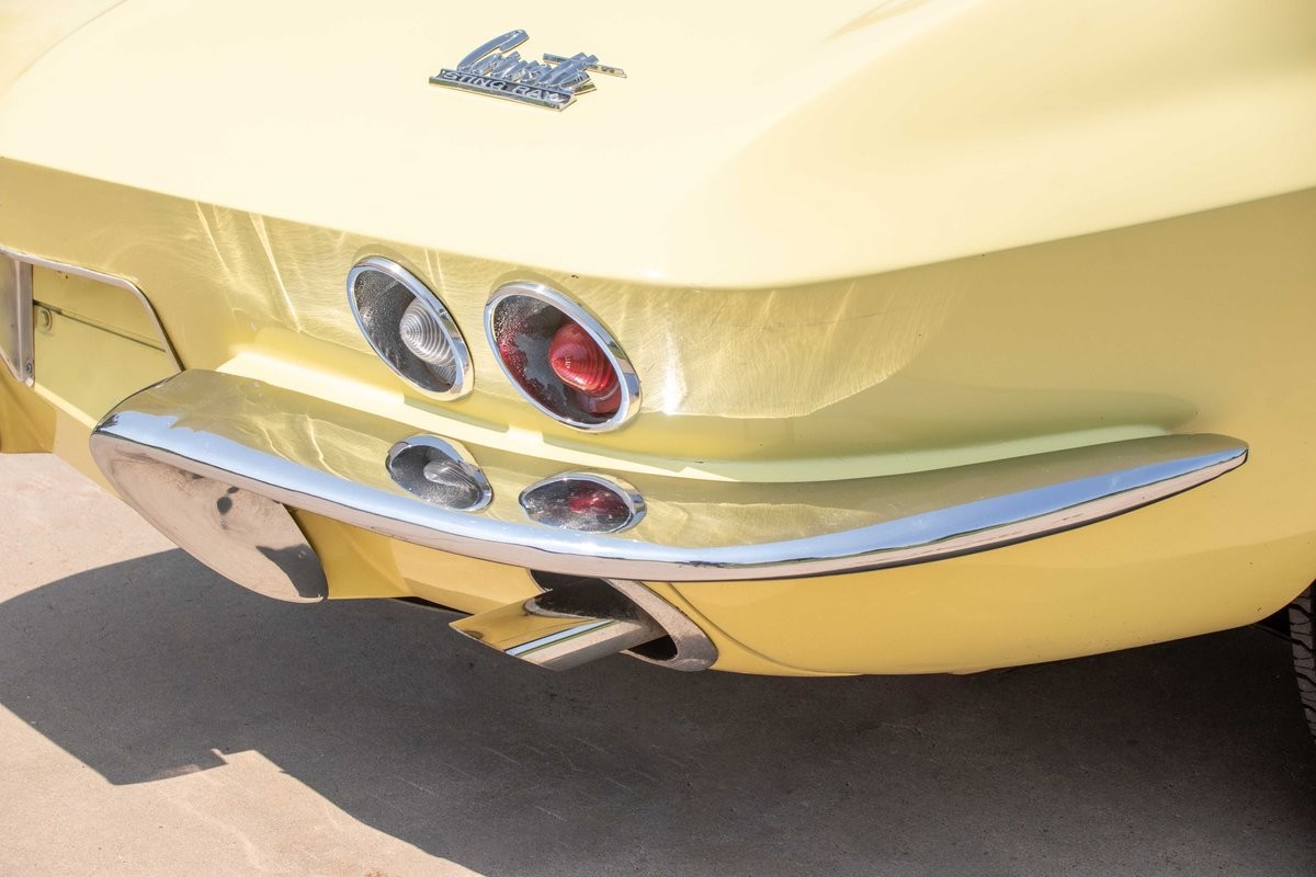 Chevrolet-Corvette-1966-Convertible-8