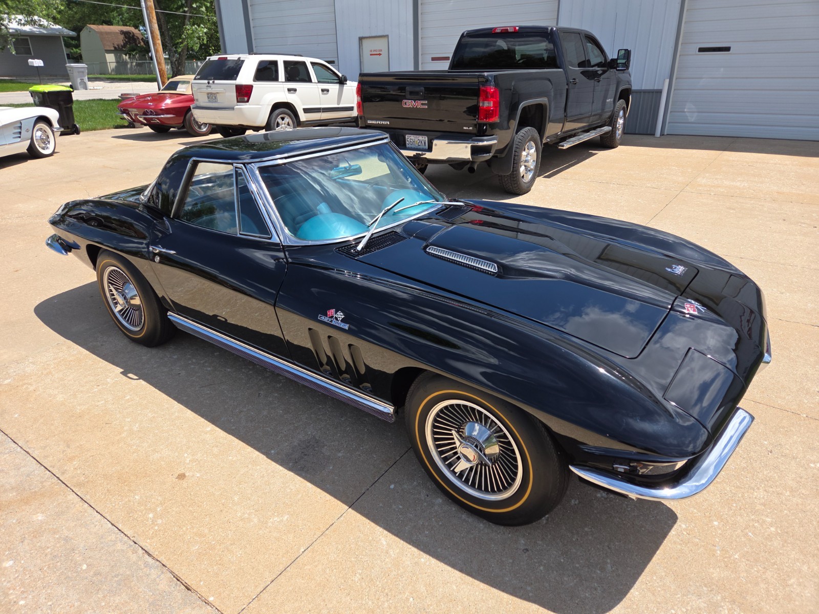 Chevrolet-Corvette-1966-Convertible-8