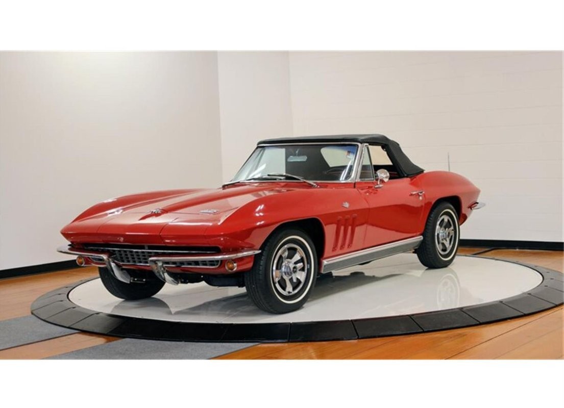 Chevrolet-Corvette-1966-Convertible-9