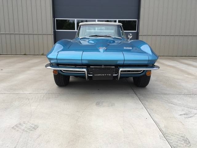 Chevrolet-Corvette-1966-Convertible-9