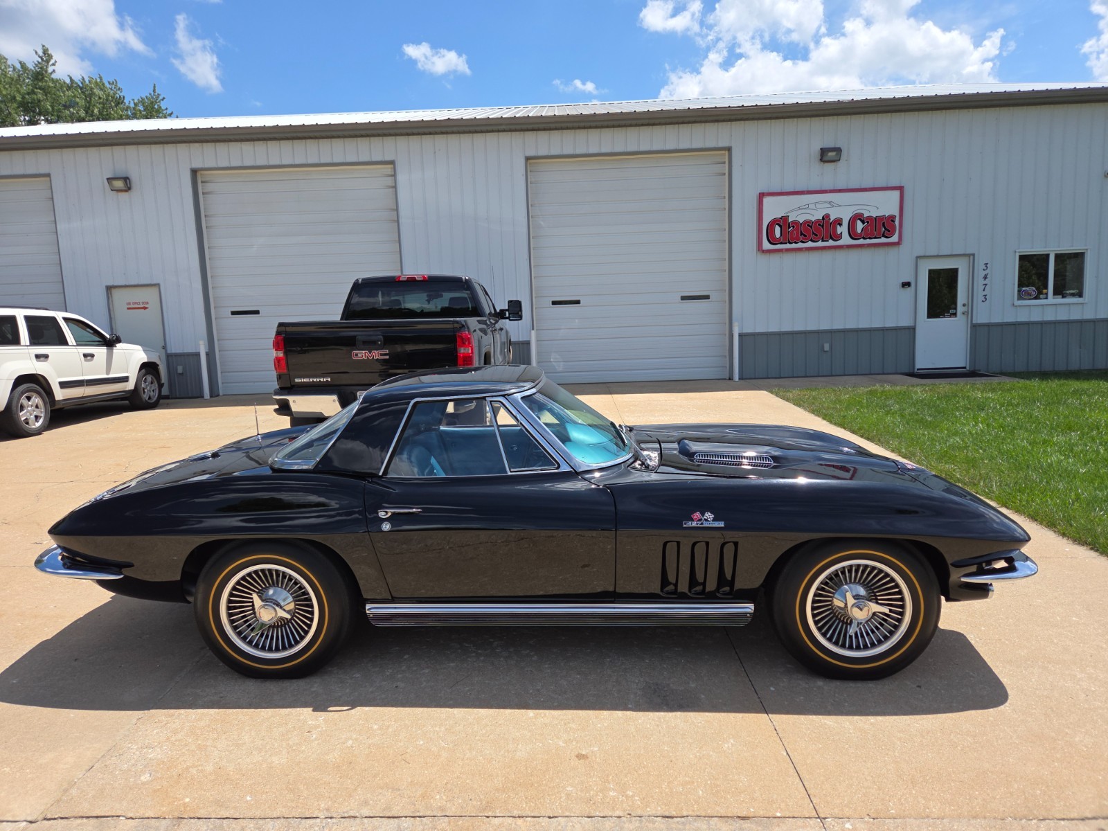 Chevrolet-Corvette-1966-Convertible-9