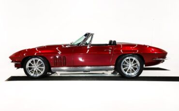 Chevrolet-Corvette-1966-Deep-Ruby-Black-2