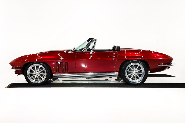 Chevrolet-Corvette-1966-Deep-Ruby-Black-2
