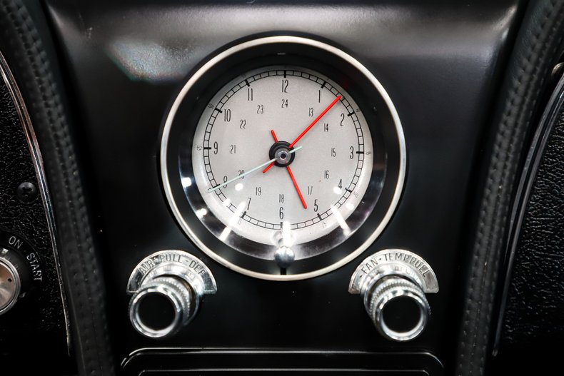 Chevrolet-Corvette-1966-Deep-Ruby-Black-22