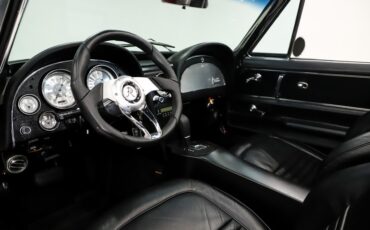 Chevrolet-Corvette-1966-Deep-Ruby-Black