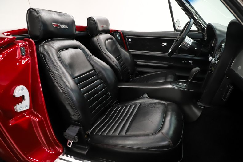 Chevrolet-Corvette-1966-Deep-Ruby-Black-39