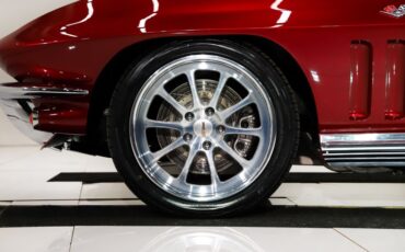 Chevrolet-Corvette-1966-Deep-Ruby-Black-41