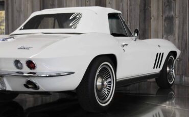 Chevrolet-Corvette-1966-Restored-17