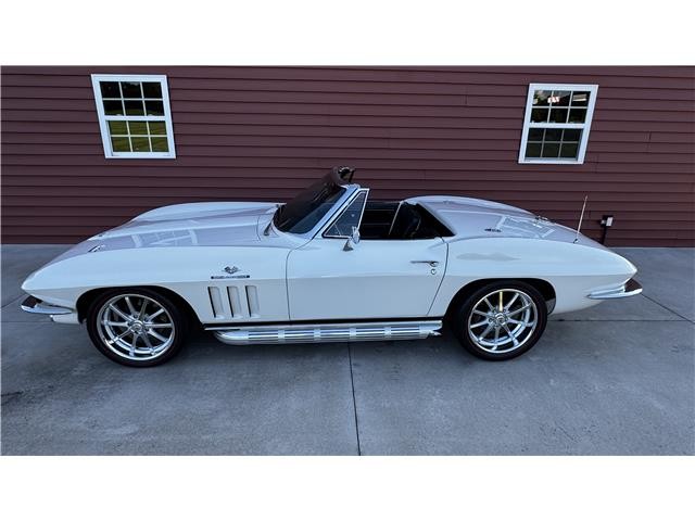 Chevrolet-Corvette-1966-Roasdster-1