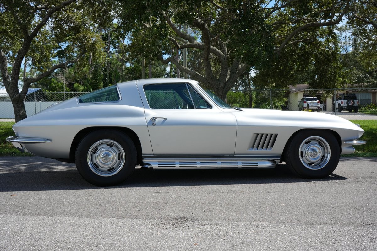 Chevrolet-Corvette-1967-11