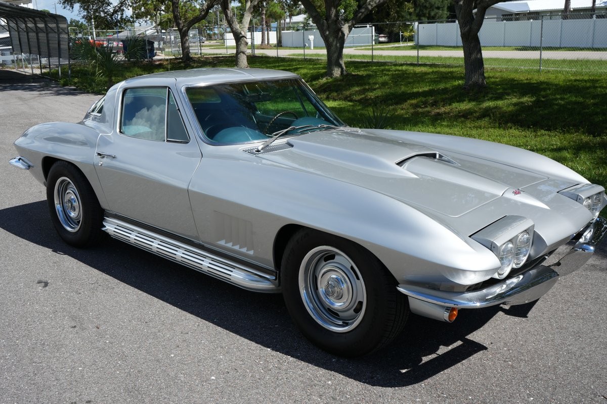 Chevrolet-Corvette-1967-13