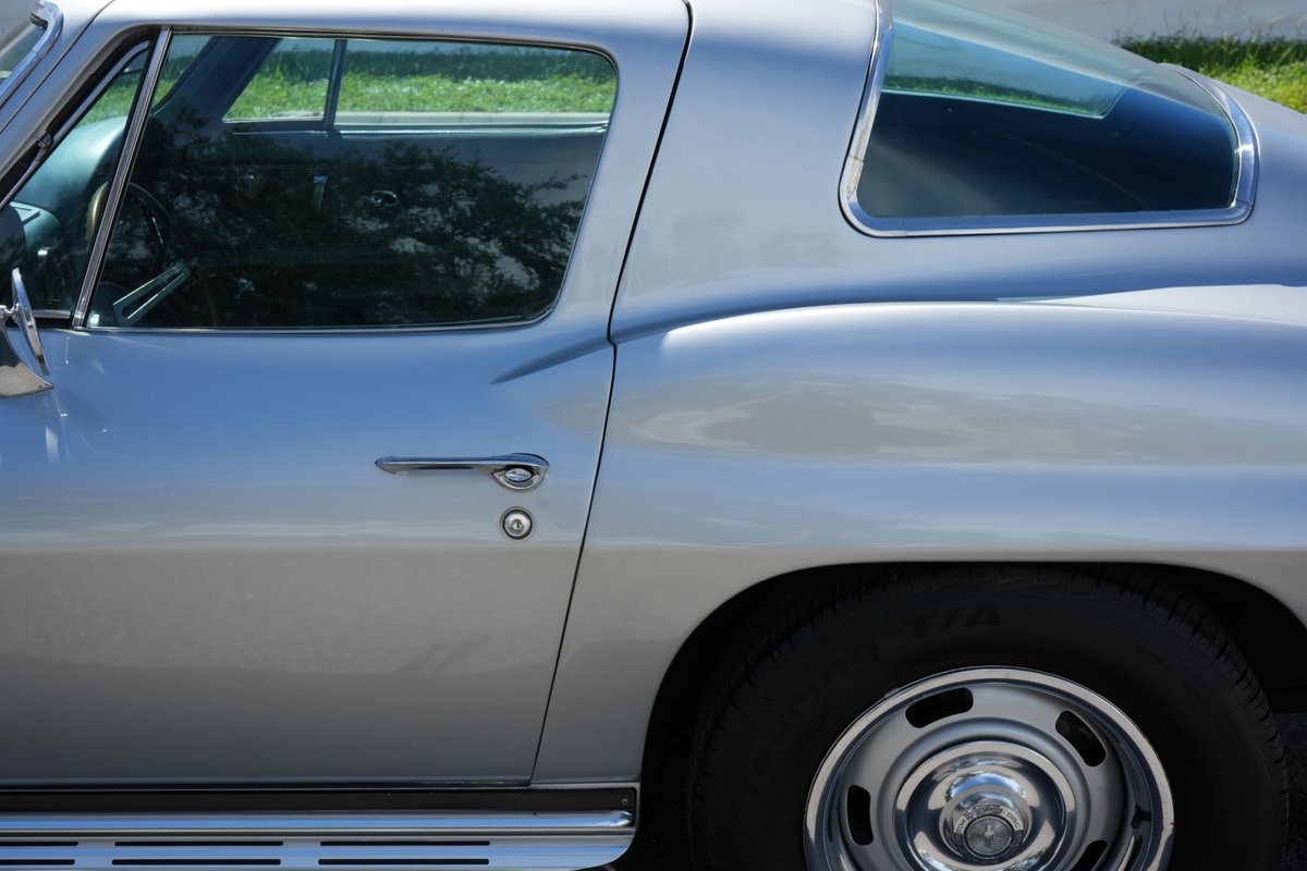 Chevrolet-Corvette-1967-4