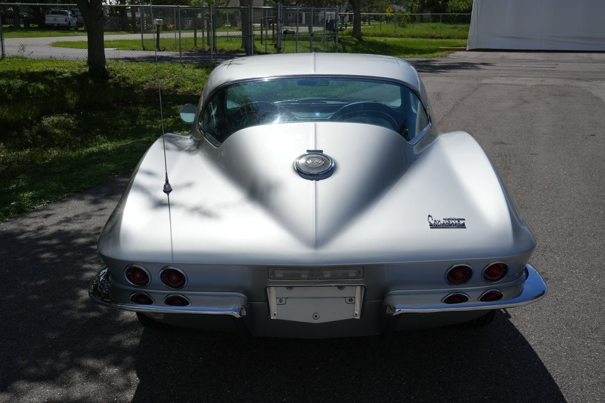 Chevrolet-Corvette-1967-5