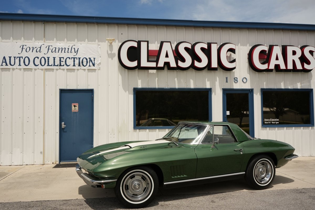 Chevrolet-Corvette-1967-Convertible-1