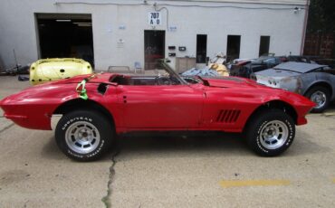 Chevrolet-Corvette-1967-Convertible-1