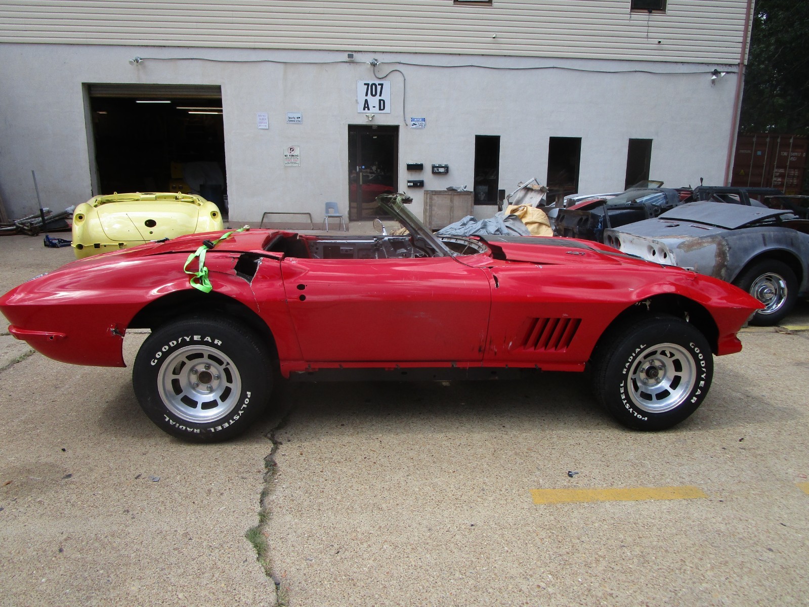 Chevrolet-Corvette-1967-Convertible-1