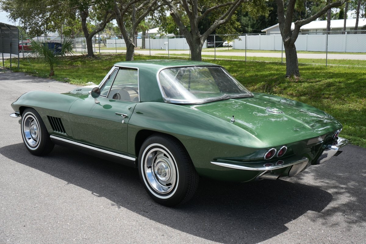 Chevrolet-Corvette-1967-Convertible-13