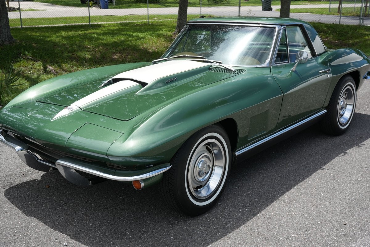 Chevrolet-Corvette-1967-Convertible-2