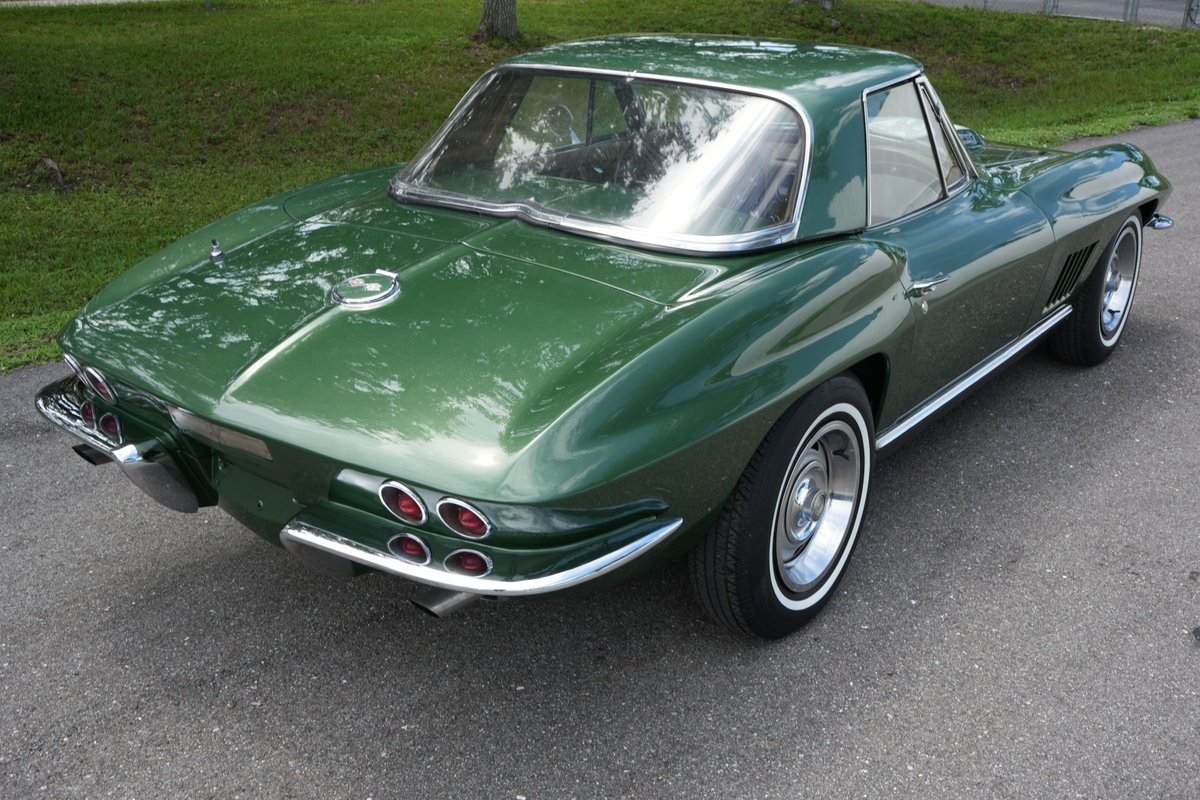 Chevrolet-Corvette-1967-Convertible-23