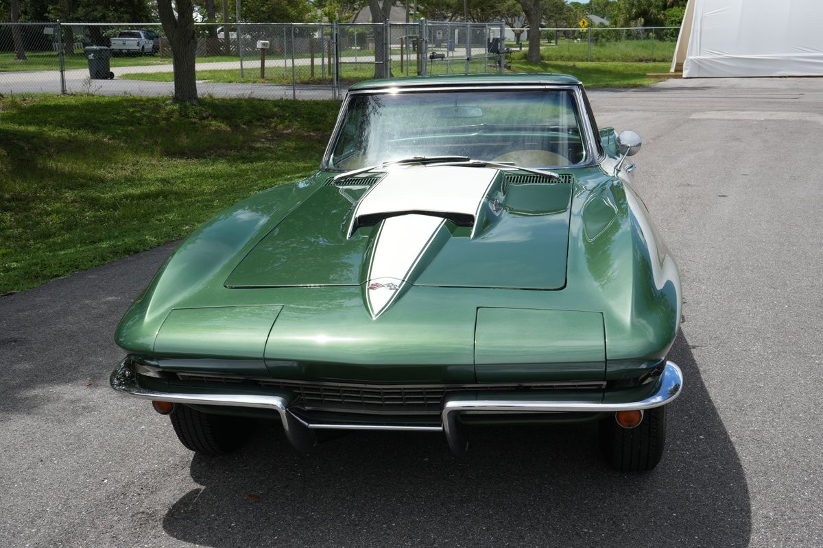 Chevrolet-Corvette-1967-Convertible-3