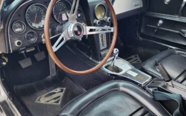 Chevrolet-Corvette-1967-Convertible-3