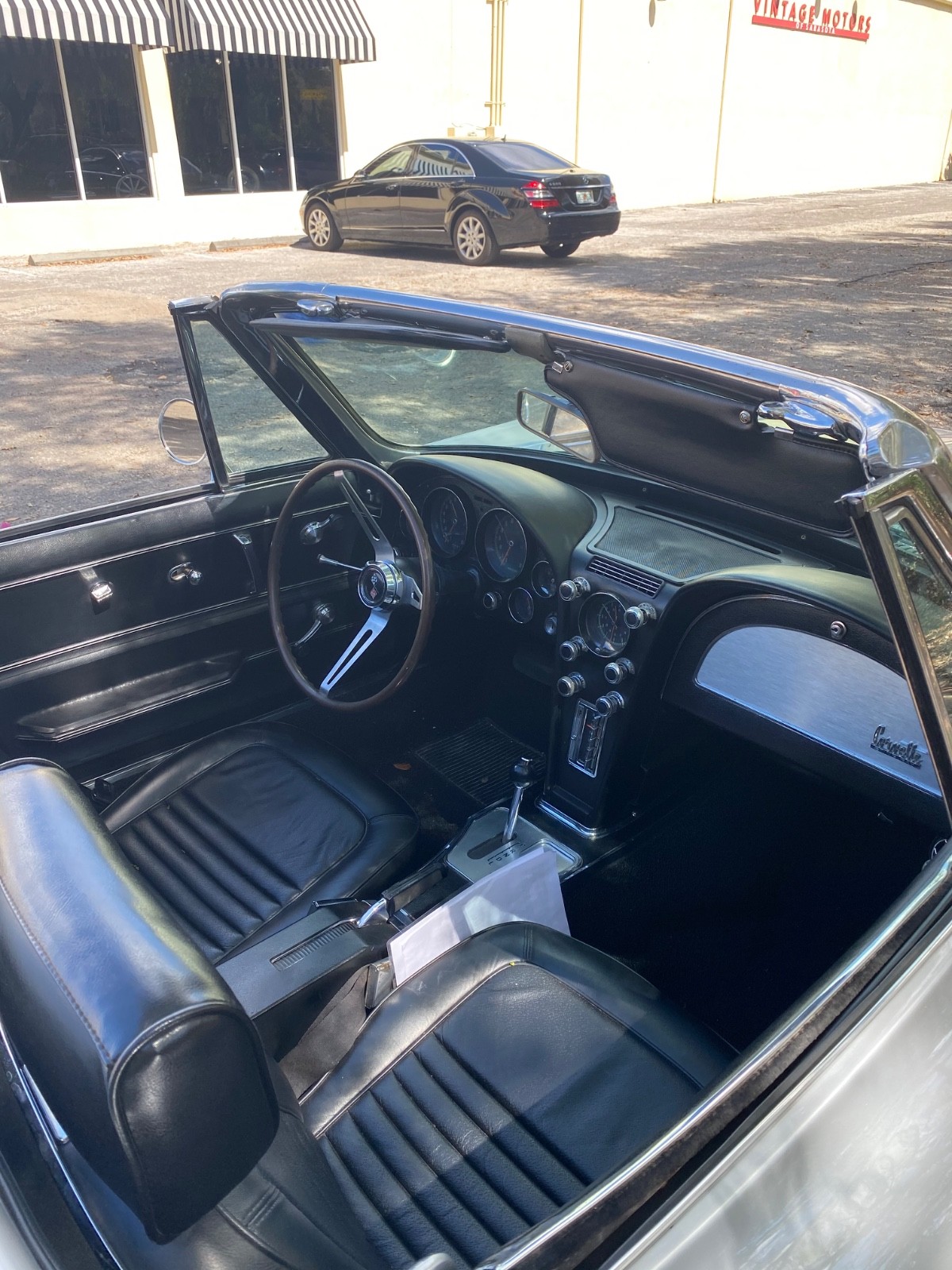 Chevrolet-Corvette-1967-Convertible-3
