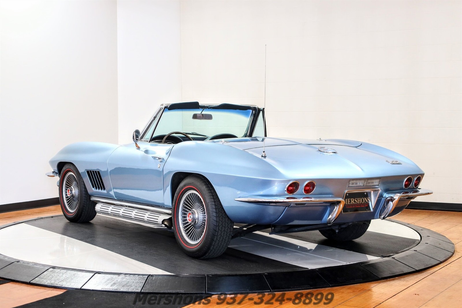 Chevrolet-Corvette-1967-Convertible-4