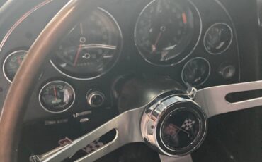 Chevrolet-Corvette-1967-Convertible-4