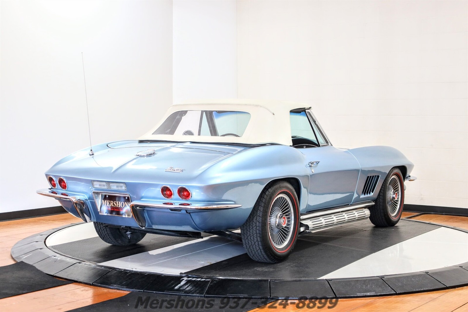 Chevrolet-Corvette-1967-Convertible-9