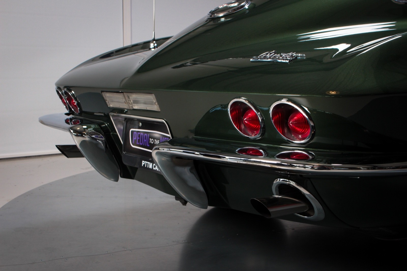 Chevrolet-Corvette-1967-Coupe-17