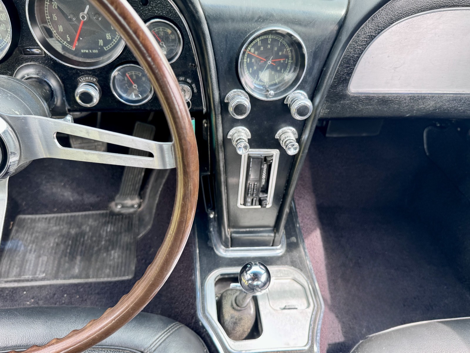 Chevrolet-Corvette-1967-Coupe-22