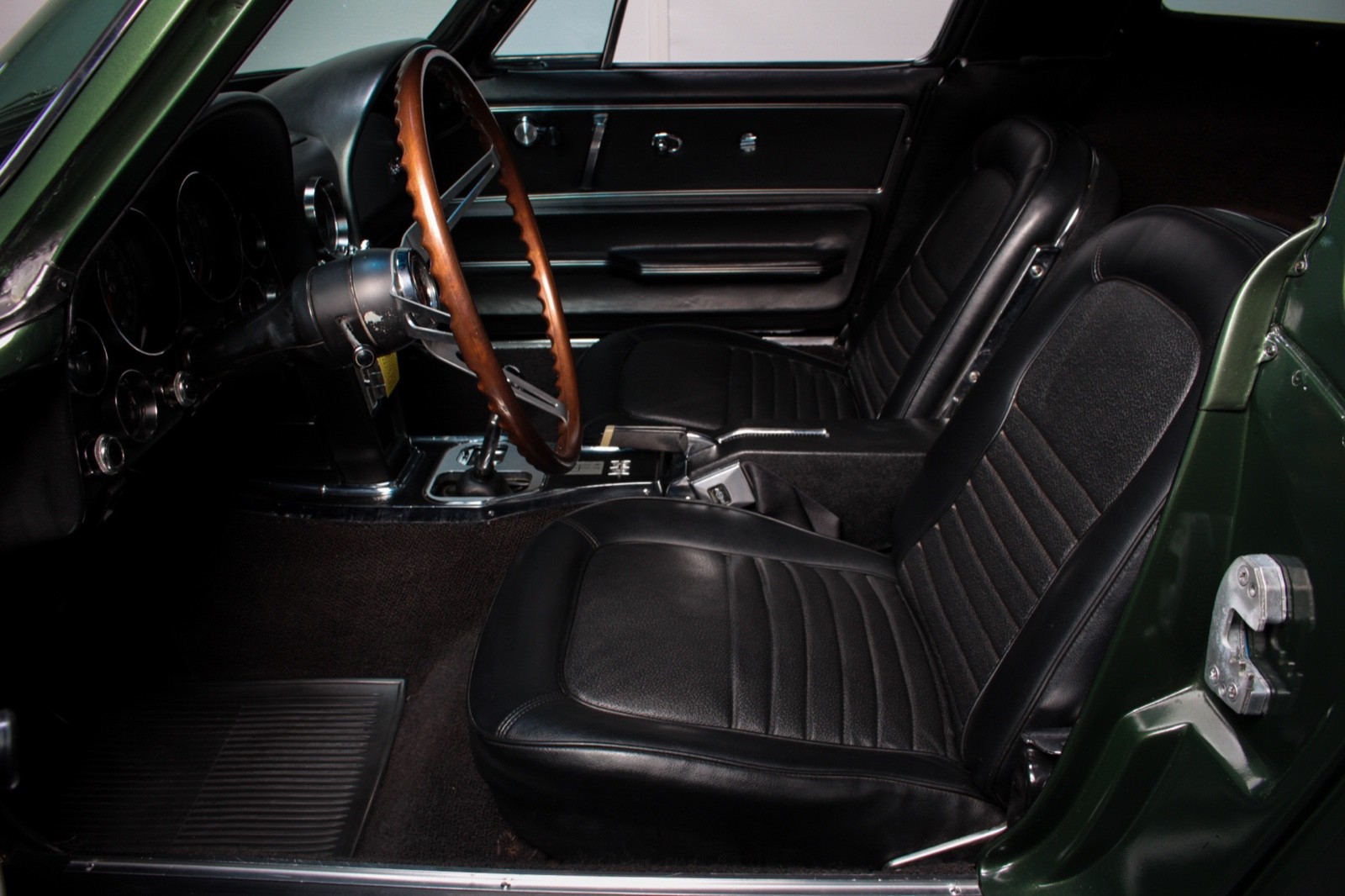 Chevrolet-Corvette-1967-Coupe-25