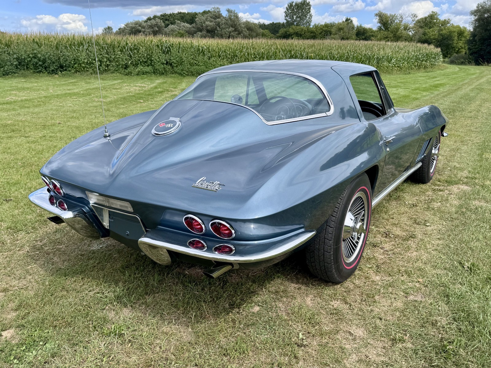 Chevrolet-Corvette-1967-Coupe-3