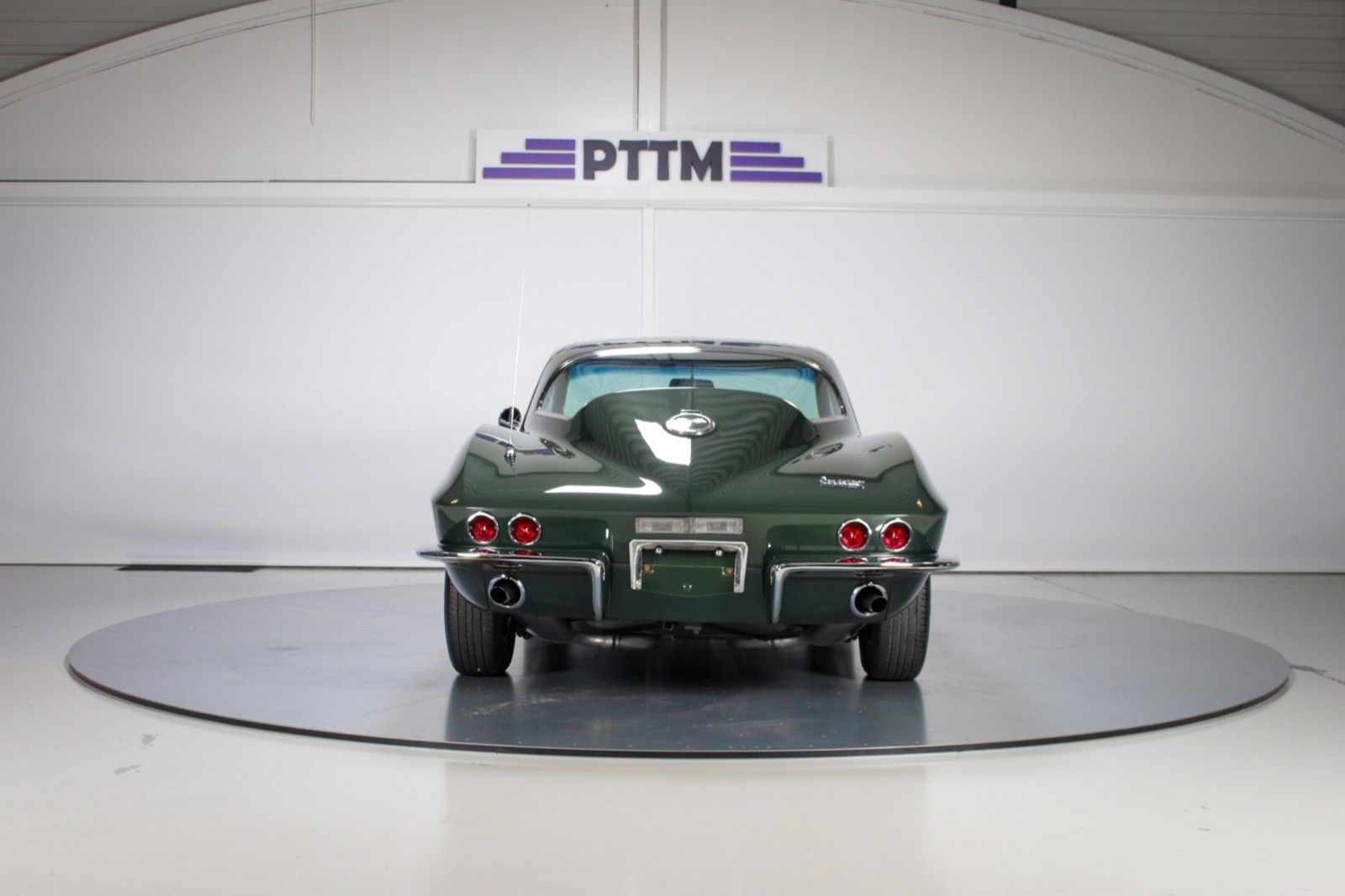 Chevrolet-Corvette-1967-Coupe-4