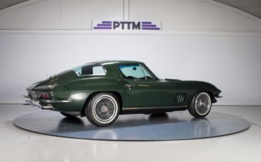 Chevrolet-Corvette-1967-Coupe-5